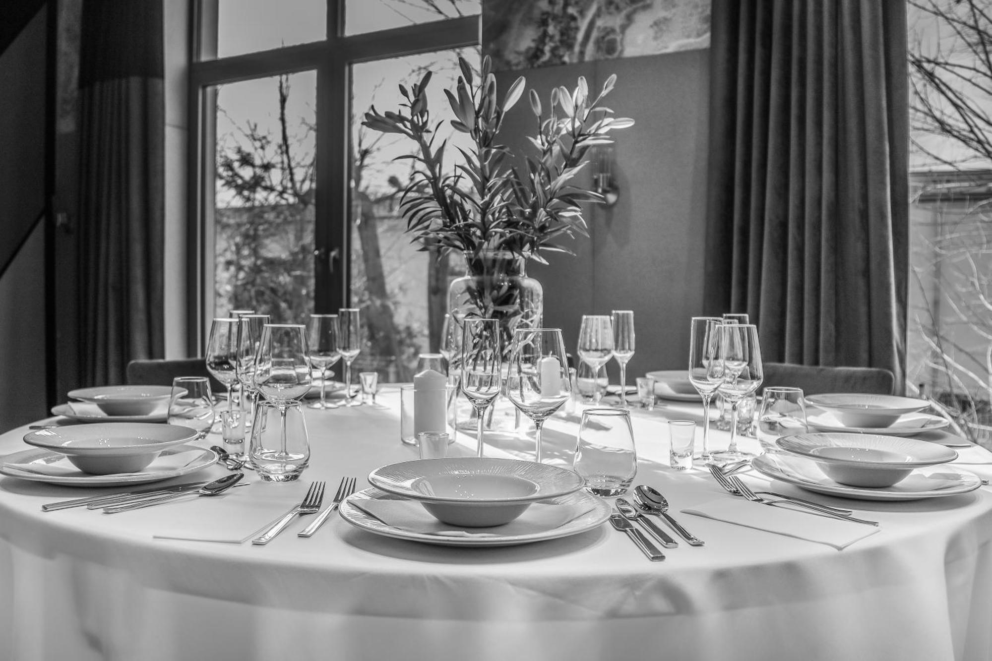Hotel Moderno Познань Екстер'єр фото